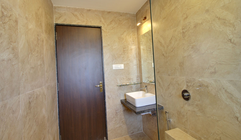 Superior Room Bathroom Ivy Park Resort Panchgani